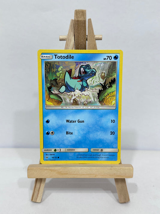 Totodile (Shining Legends)