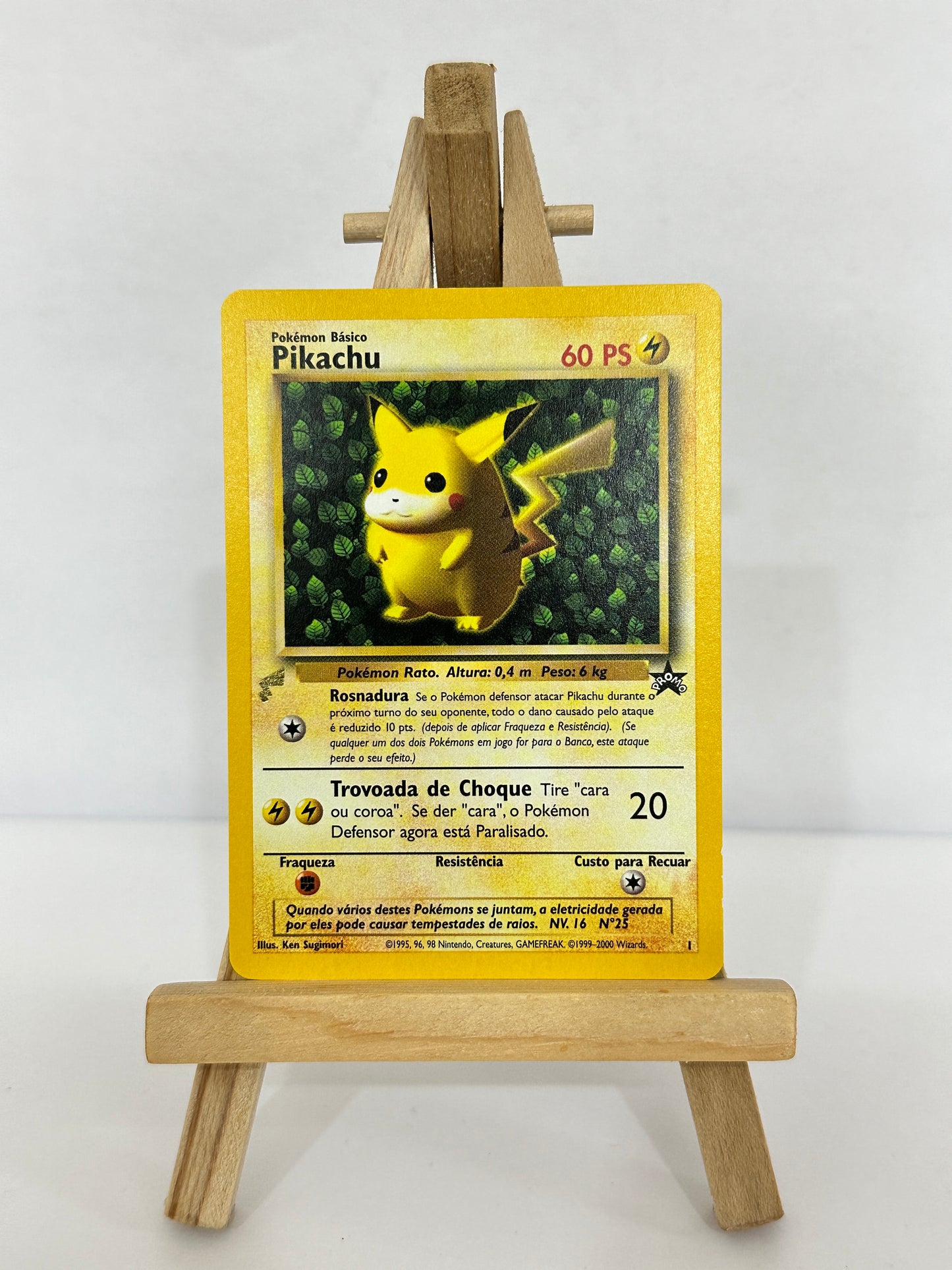 Pikachu World Collection 2000